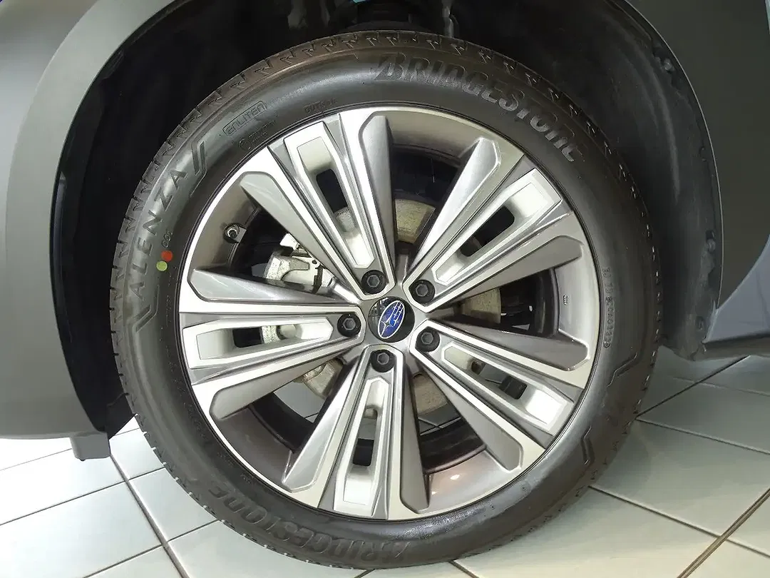 Subaru Solterra - Thumbnail 9