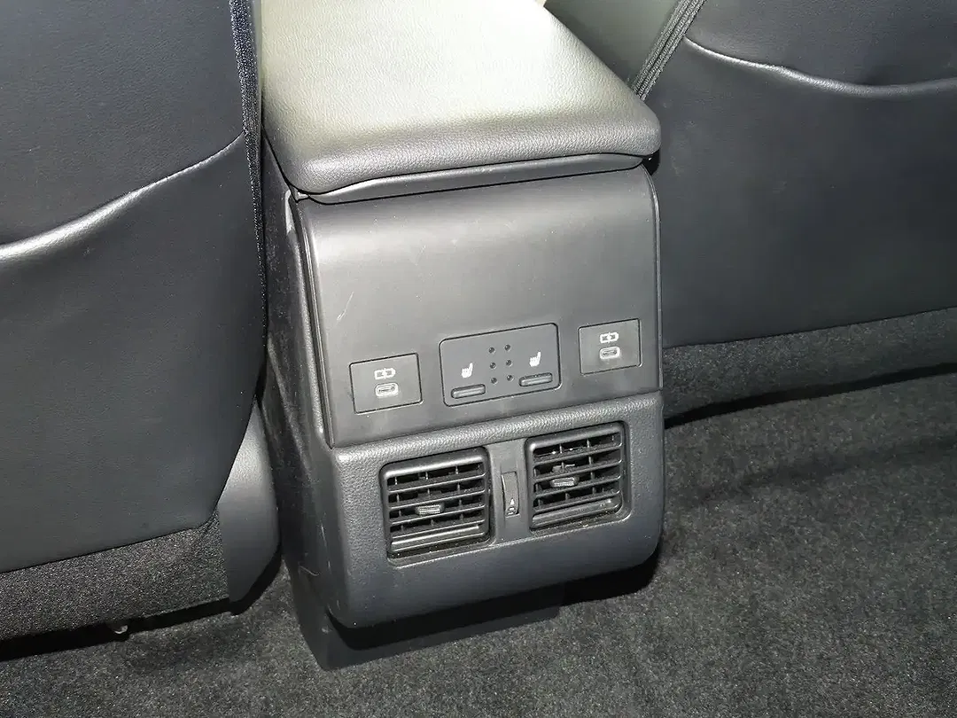 Subaru Solterra - Thumbnail 26