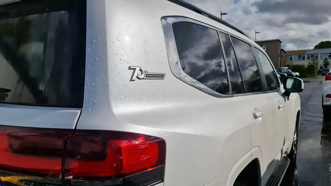 Toyota Land Cruiser - Thumbnail 6