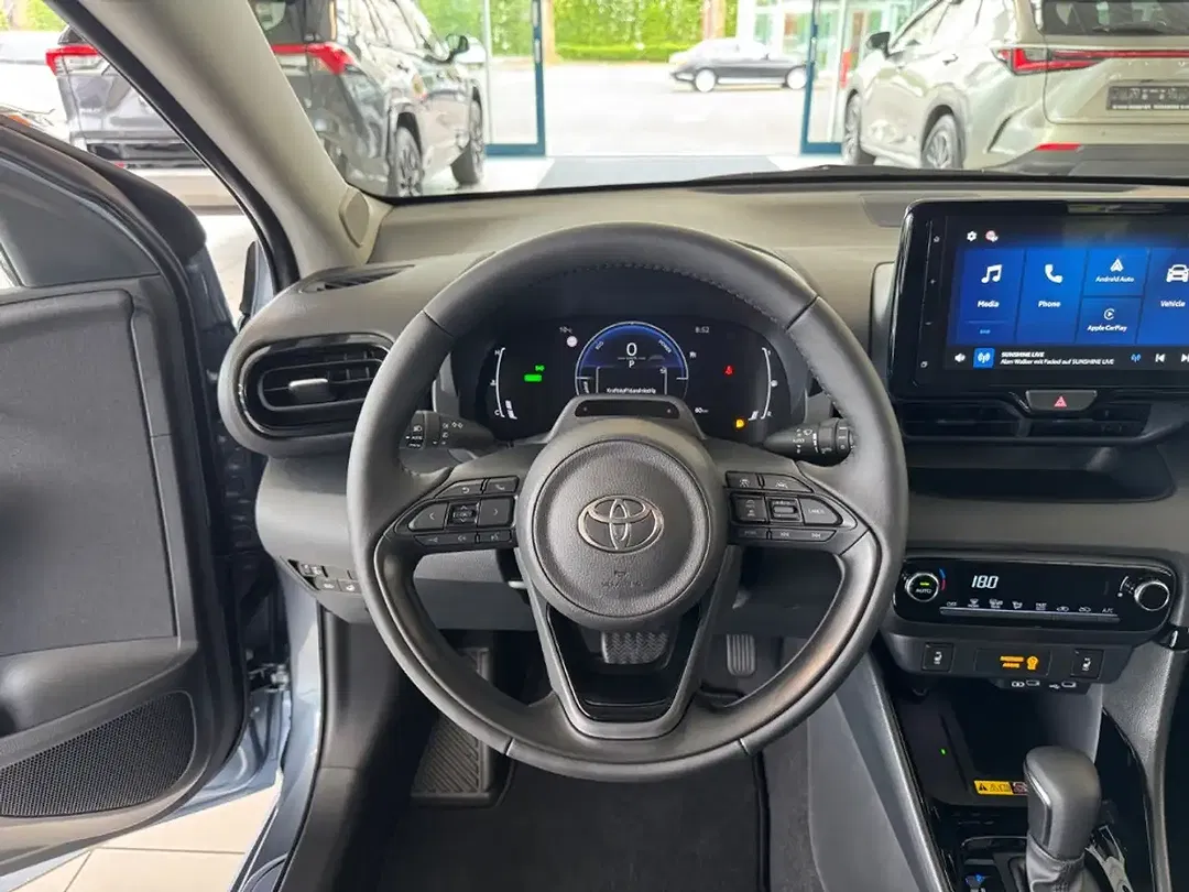 Toyota Yaris - Thumbnail 12