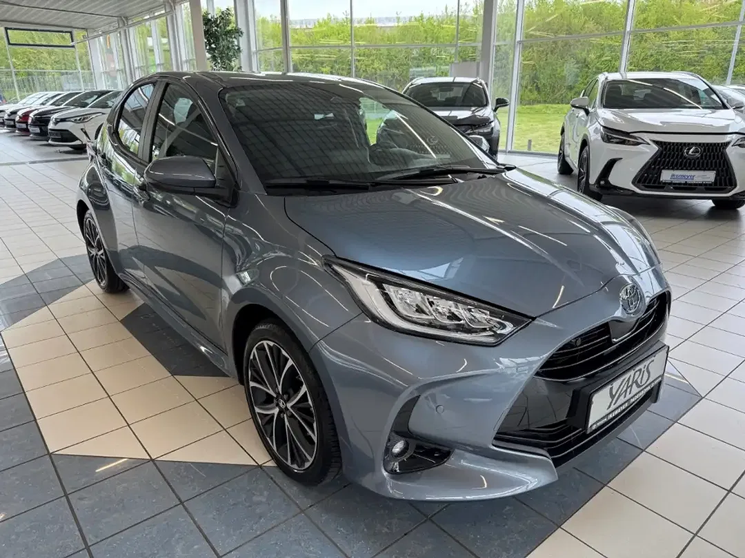 Toyota Yaris - Thumbnail 2