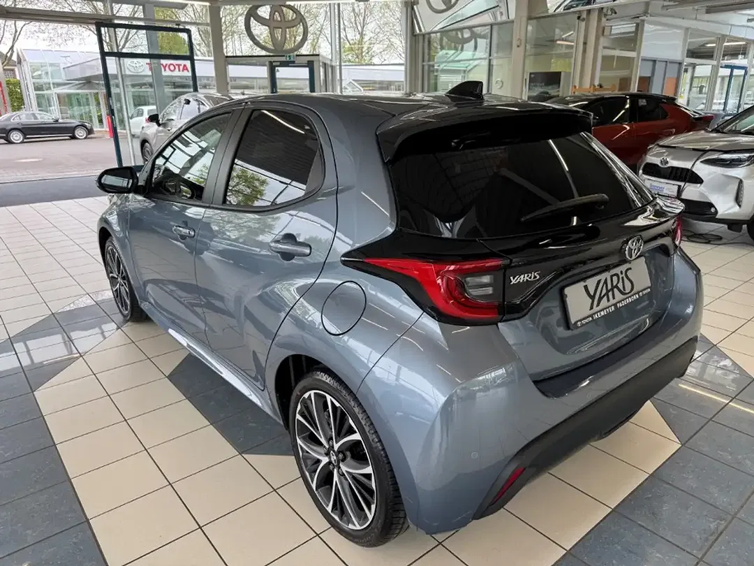 Toyota Yaris - Thumbnail 4