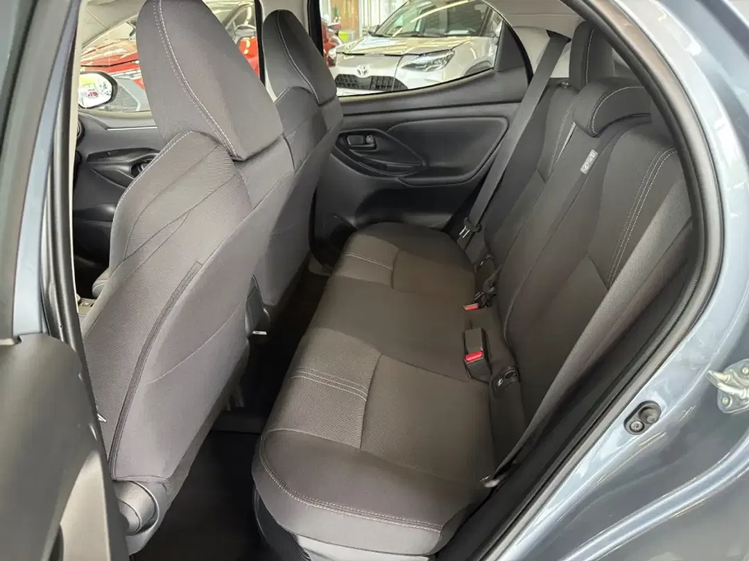 Toyota Yaris - Thumbnail 8