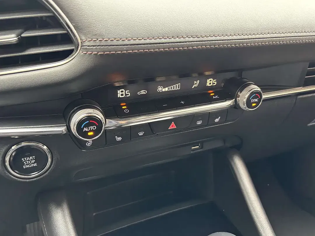 Mazda 3 - Thumbnail 13