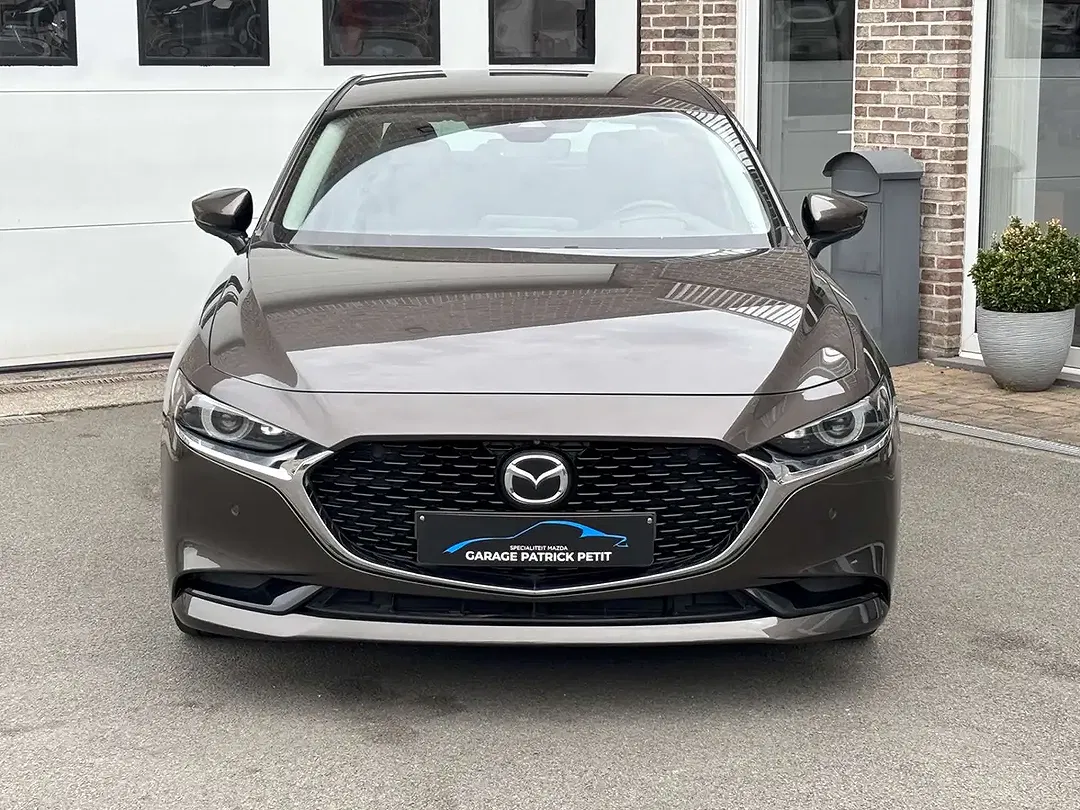 Mazda 3 - Thumbnail 2