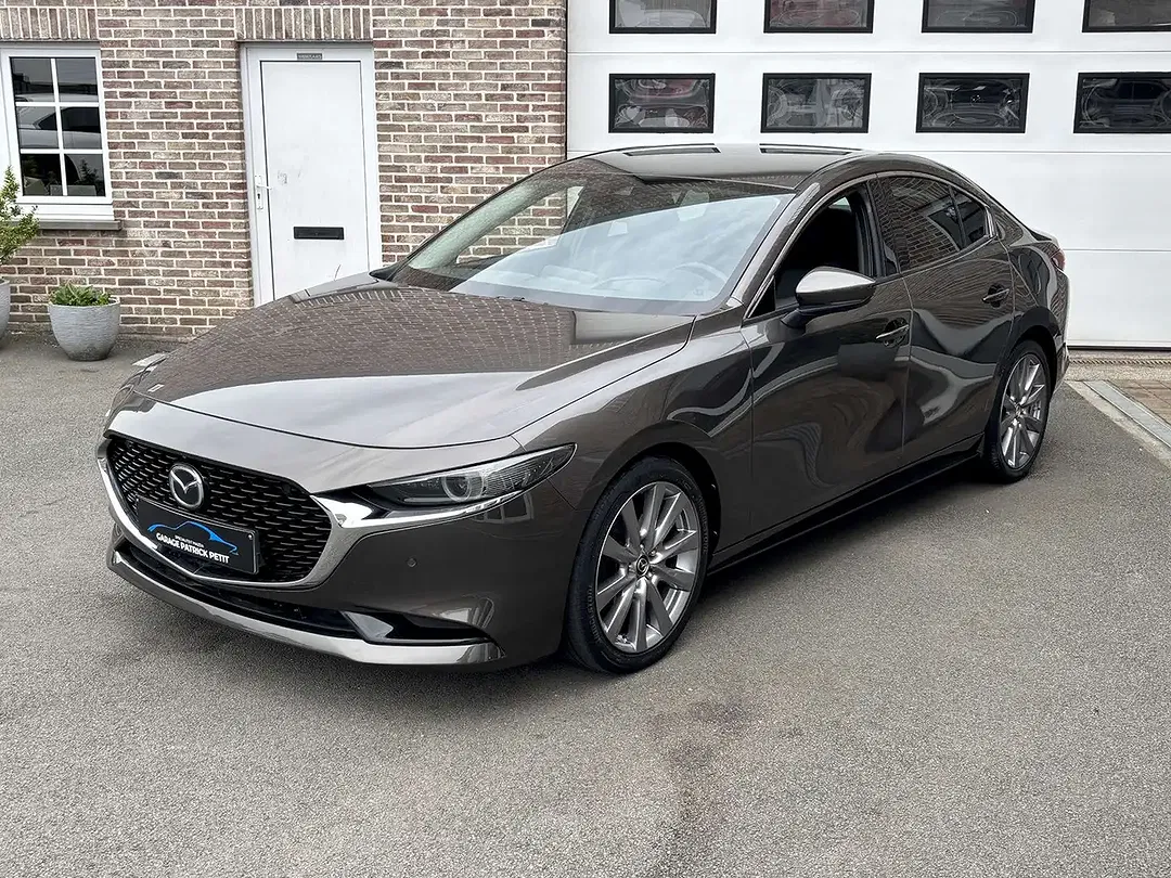 Mazda 3 - Thumbnail 3
