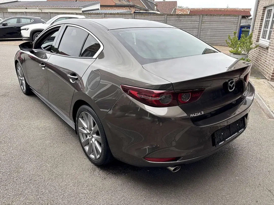 Mazda 3 - Thumbnail 4