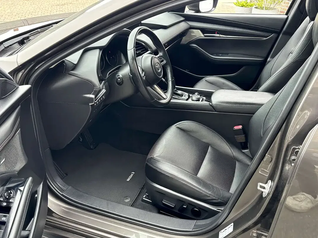 Mazda 3 - Thumbnail 9