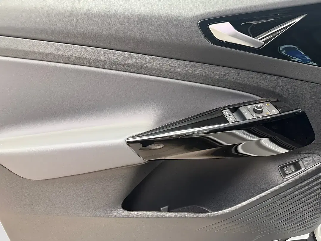 Volkswagen ID.4 - Thumbnail 13
