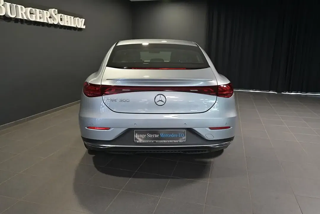Mercedes-Benz EQE 300 - Thumbnail 13