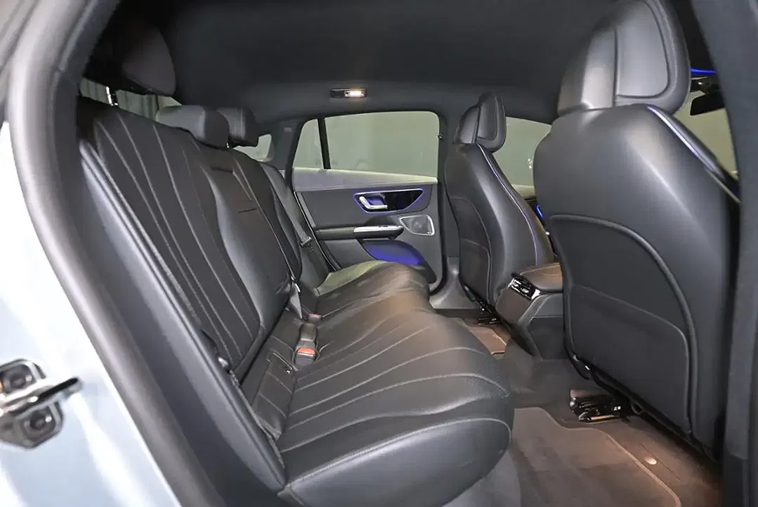 Mercedes-Benz EQE 300 - Thumbnail 8