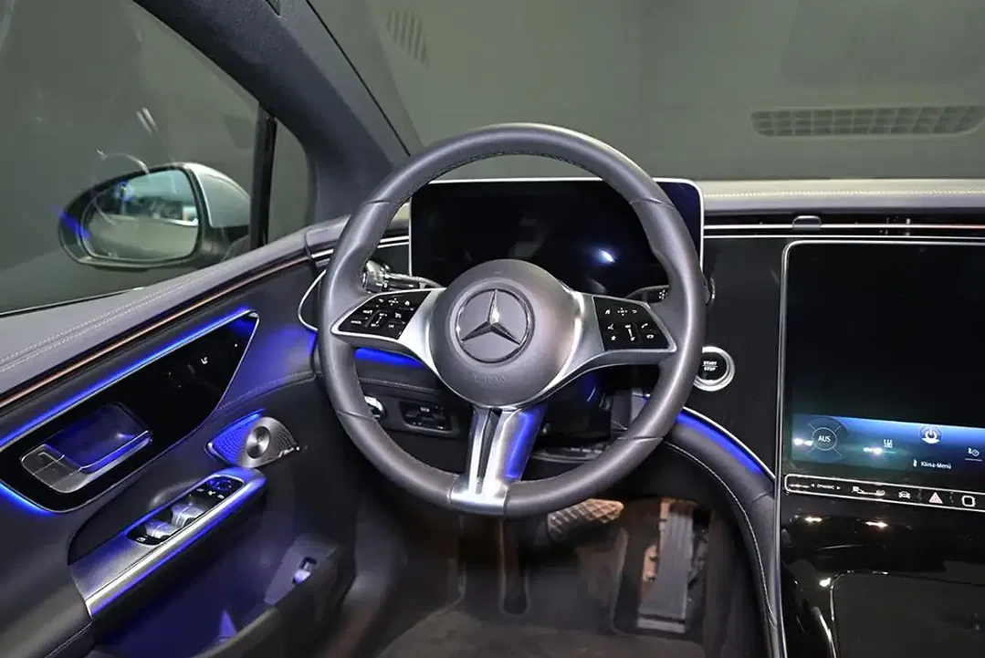 Mercedes-Benz EQE 300 - Thumbnail 9