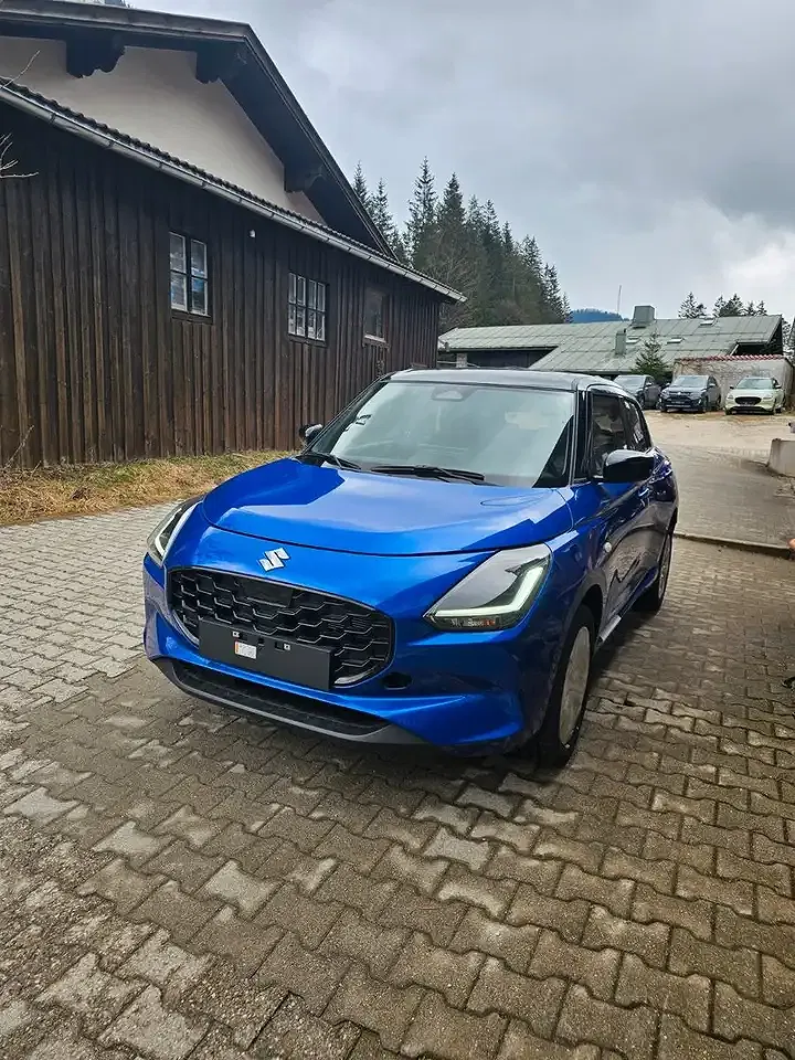 Suzuki Swift - Thumbnail 3