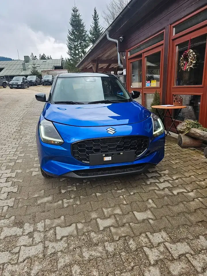 Suzuki Swift - Thumbnail 4