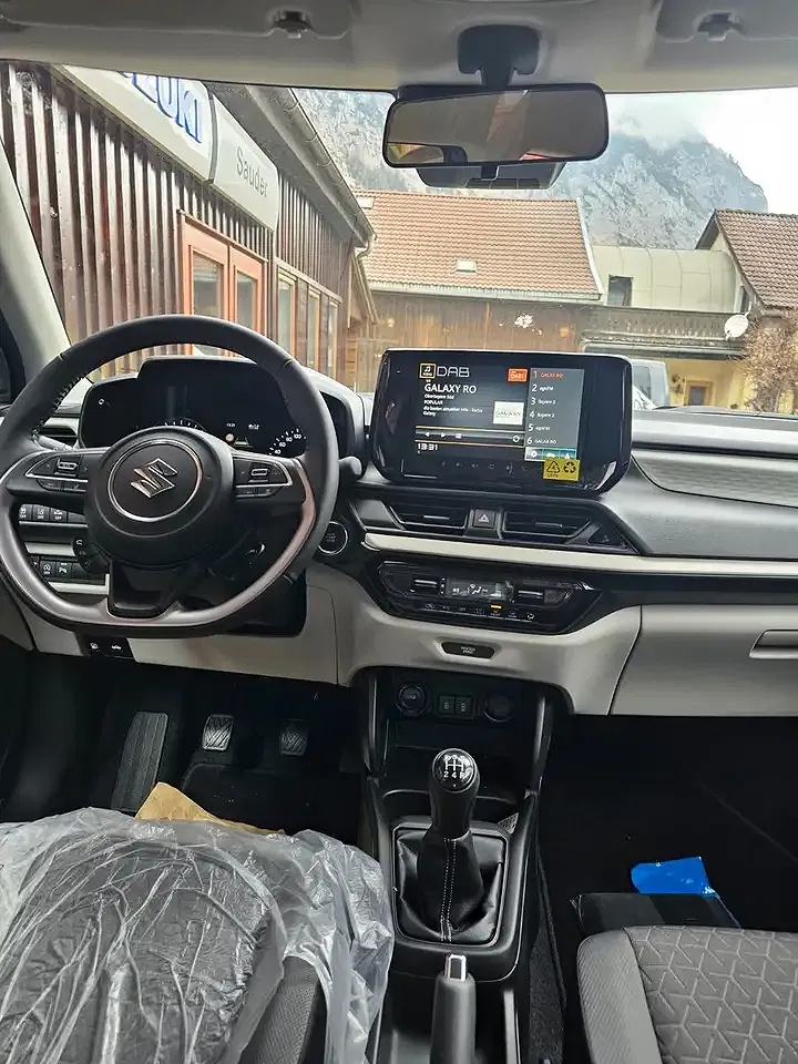 Suzuki Swift - Thumbnail 7