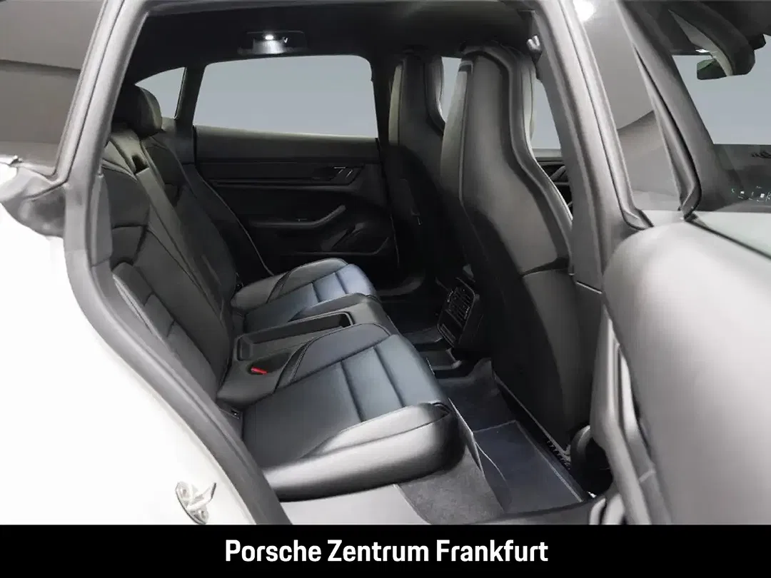 Porsche Taycan - Thumbnail 13