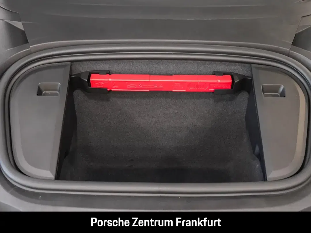 Porsche Taycan - Thumbnail 14