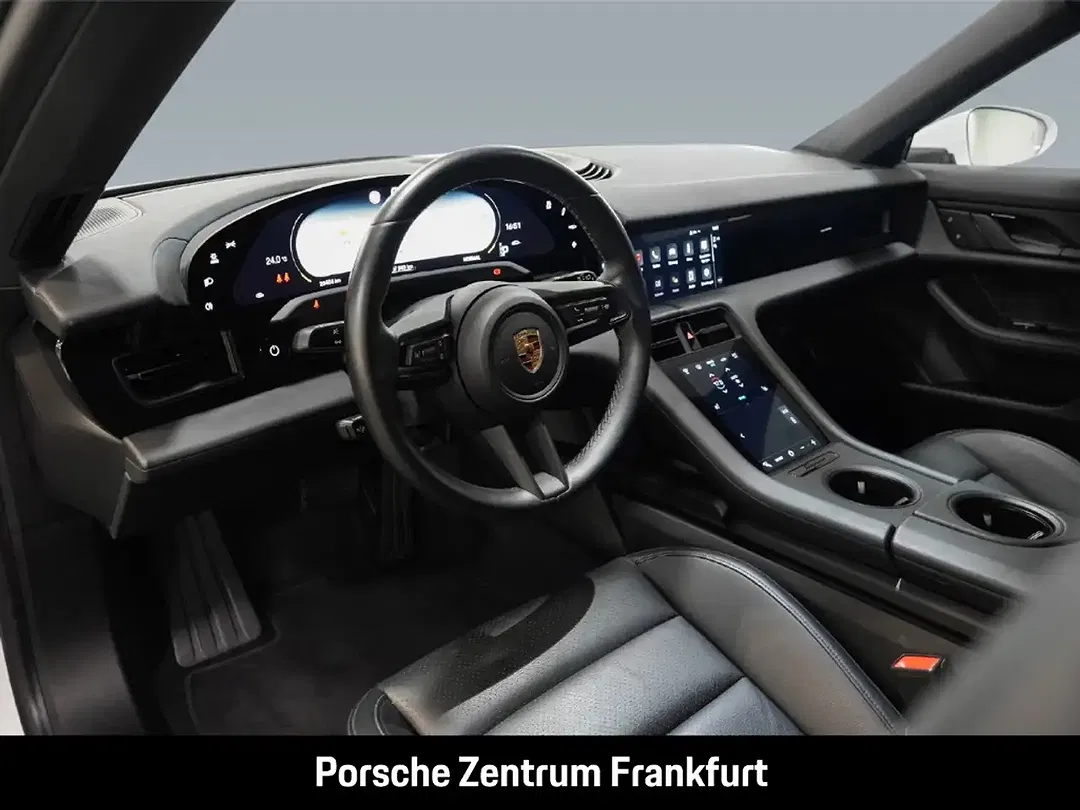 Porsche Taycan - Thumbnail 4