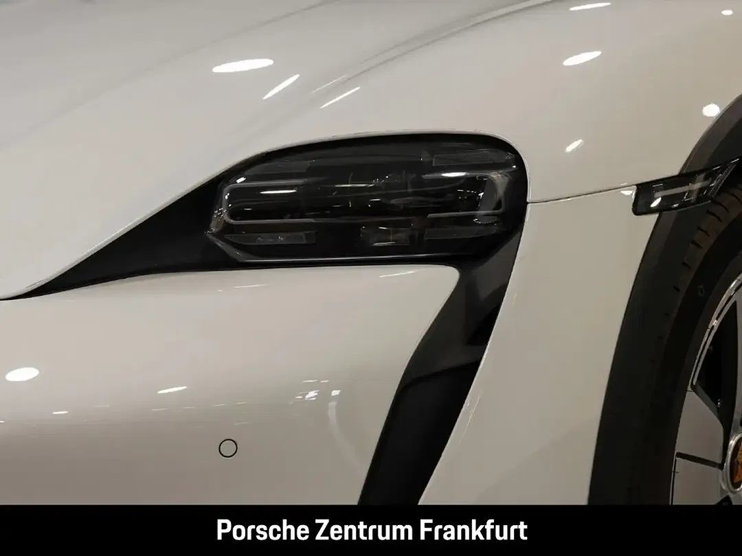 Porsche Taycan - Thumbnail 9