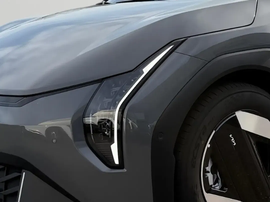 Kia EV4 - Thumbnail 4