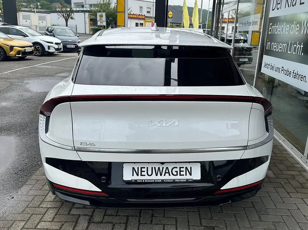 Kia EV6 - Thumbnail 9