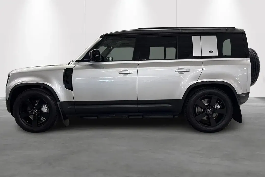 Land Rover Defender - Thumbnail 3
