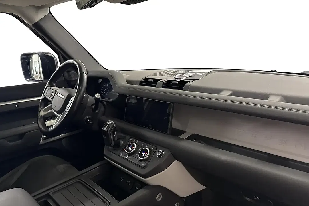 Land Rover Defender - Thumbnail 5