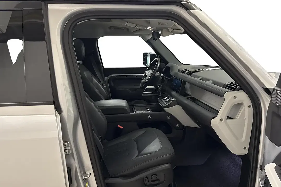 Land Rover Defender - Thumbnail 6