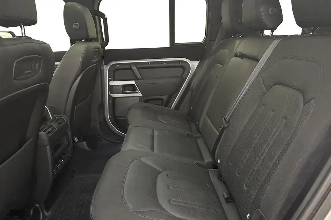 Land Rover Defender - Thumbnail 7