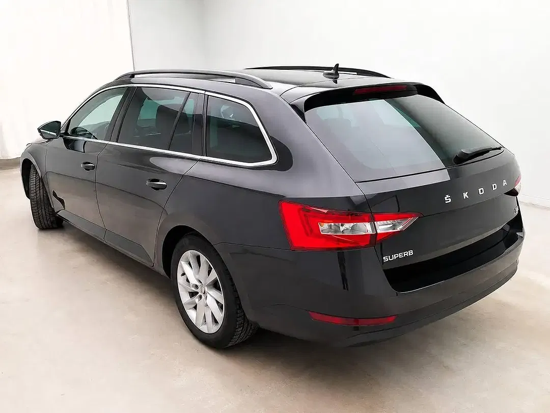 Skoda Superb - Thumbnail 4