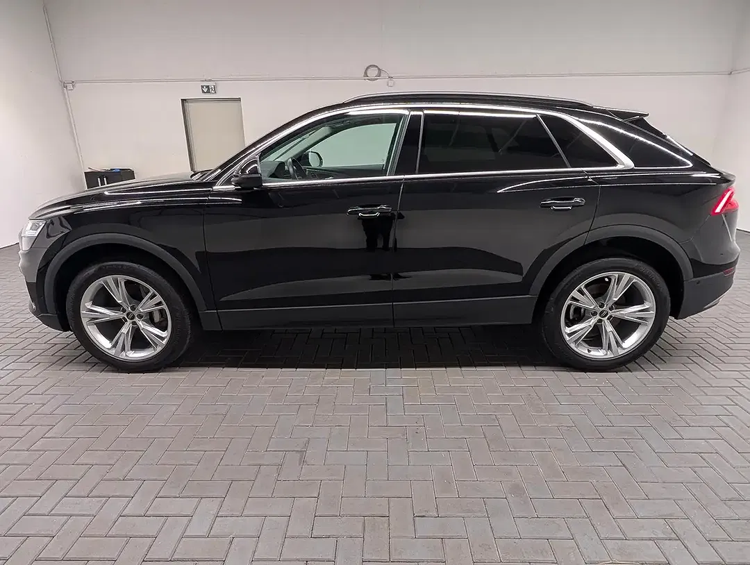 Audi Q8 - Thumbnail 2