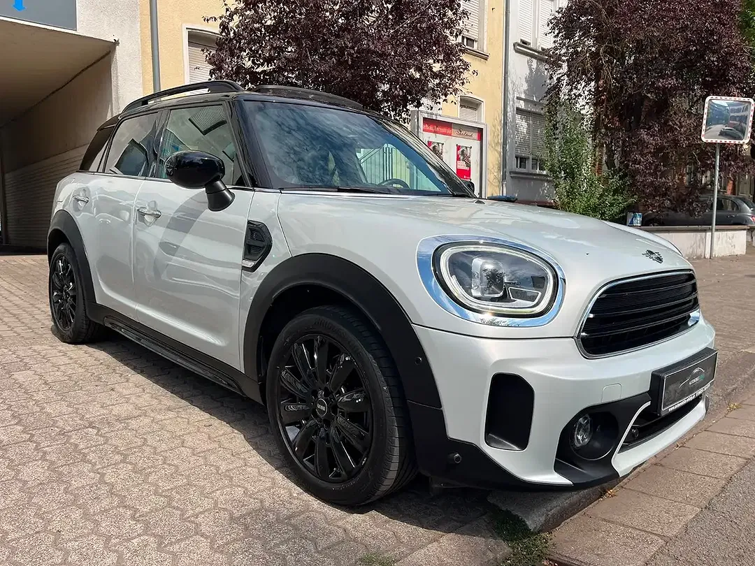 MINI Cooper Countryman - Thumbnail 3