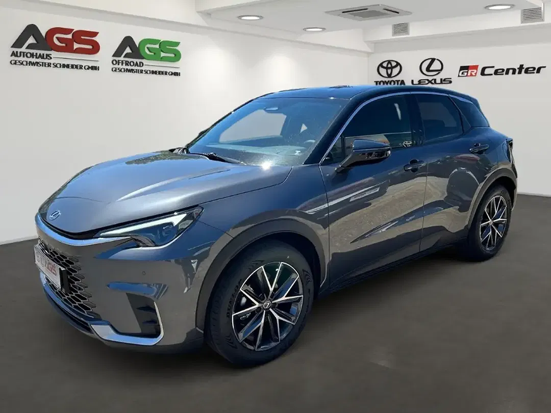 Lexus LBX - Thumbnail 1