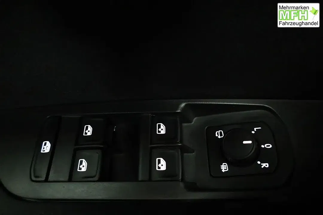 Skoda Karoq - Thumbnail 7