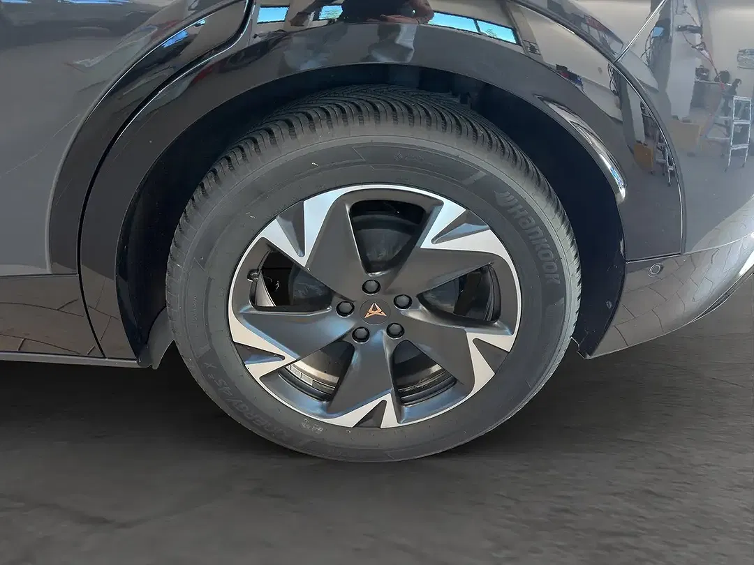 CUPRA Tavascan - Thumbnail 10