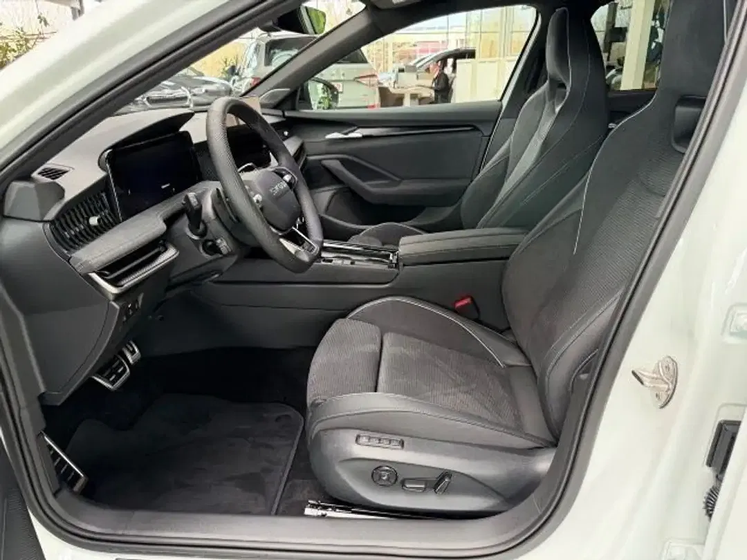 Skoda Superb - Thumbnail 6