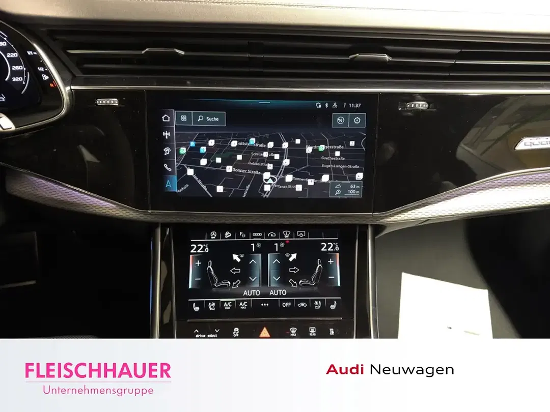 Audi RS Q8 - Thumbnail 15