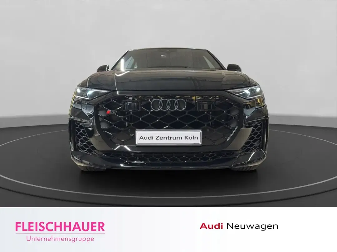 Audi RS Q8 - Thumbnail 2