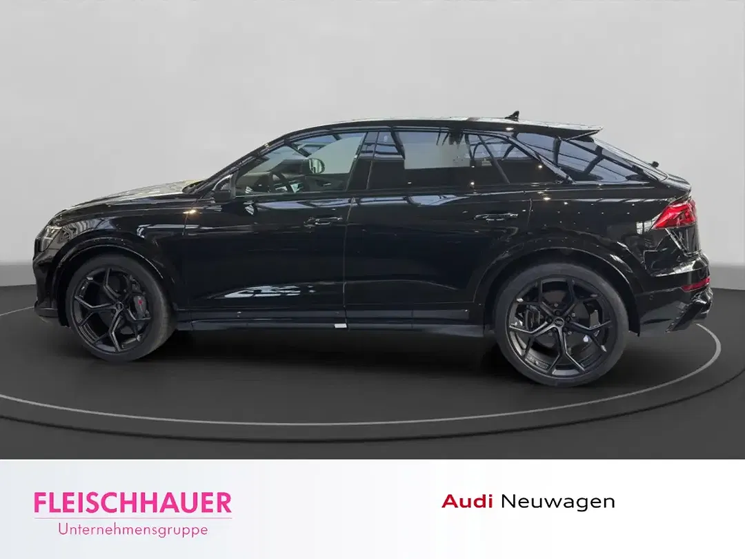 Audi RS Q8 - Thumbnail 4
