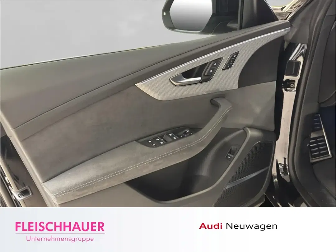 Audi RS Q8 - Thumbnail 8