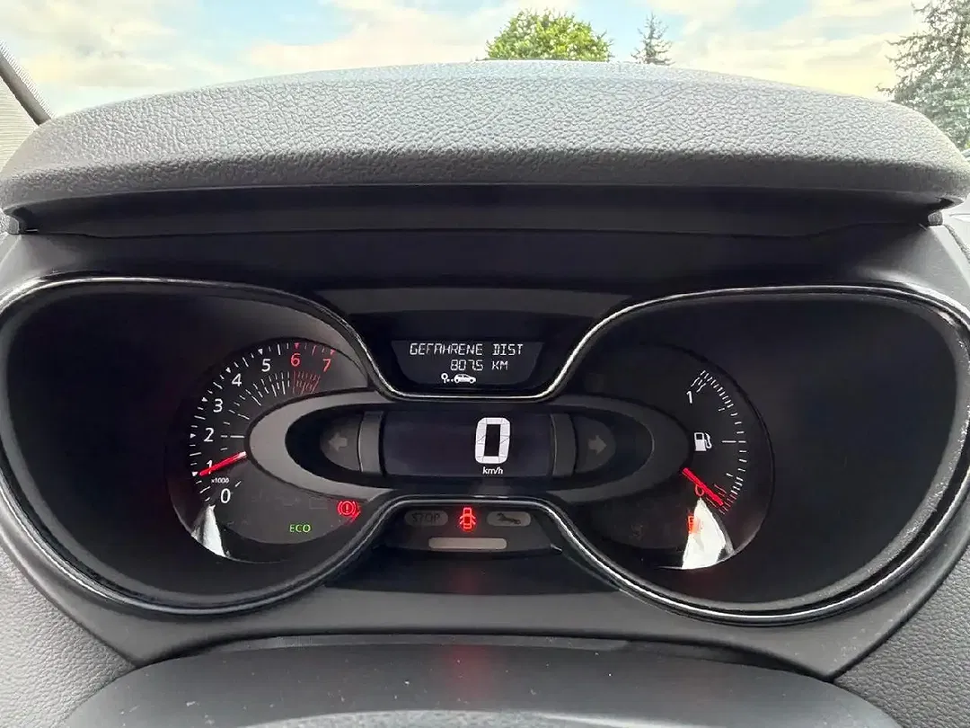 Renault Captur - Thumbnail 8