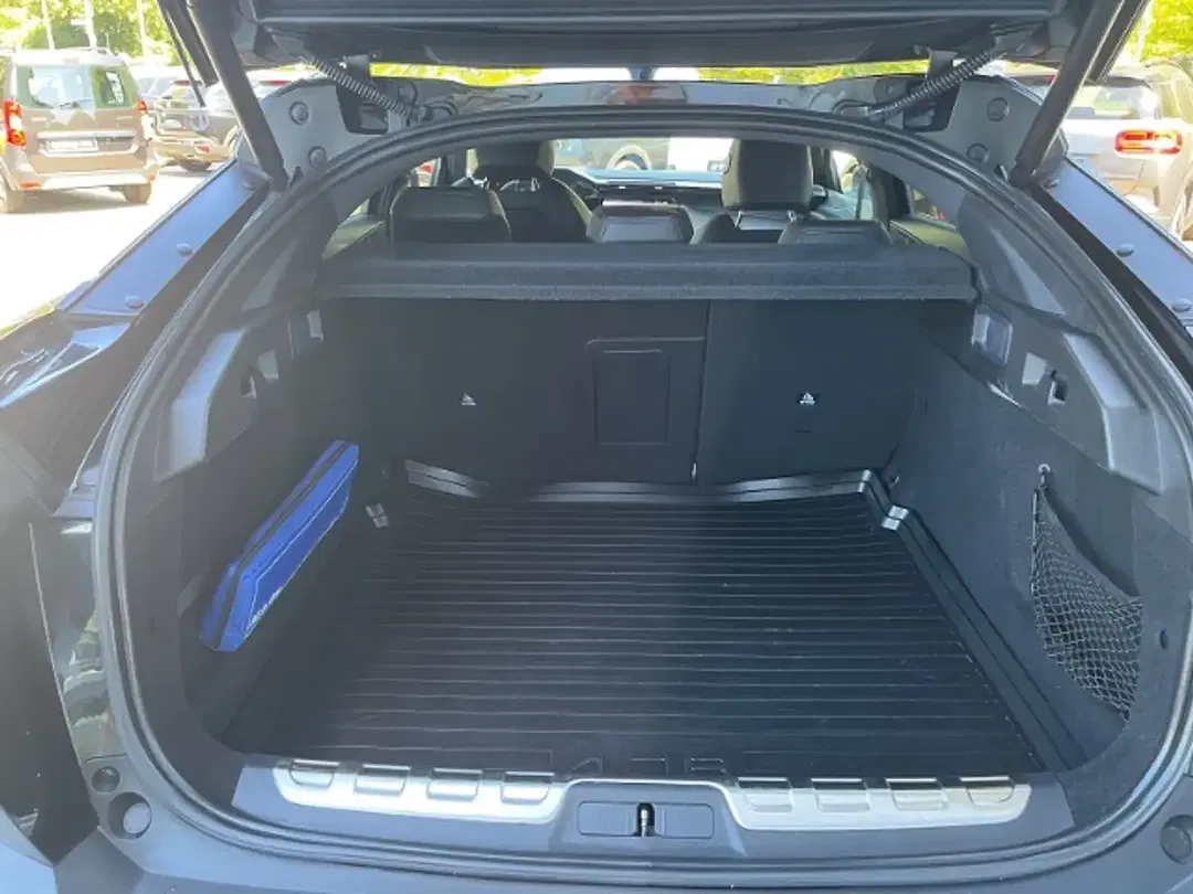 Peugeot 408 - Thumbnail 6
