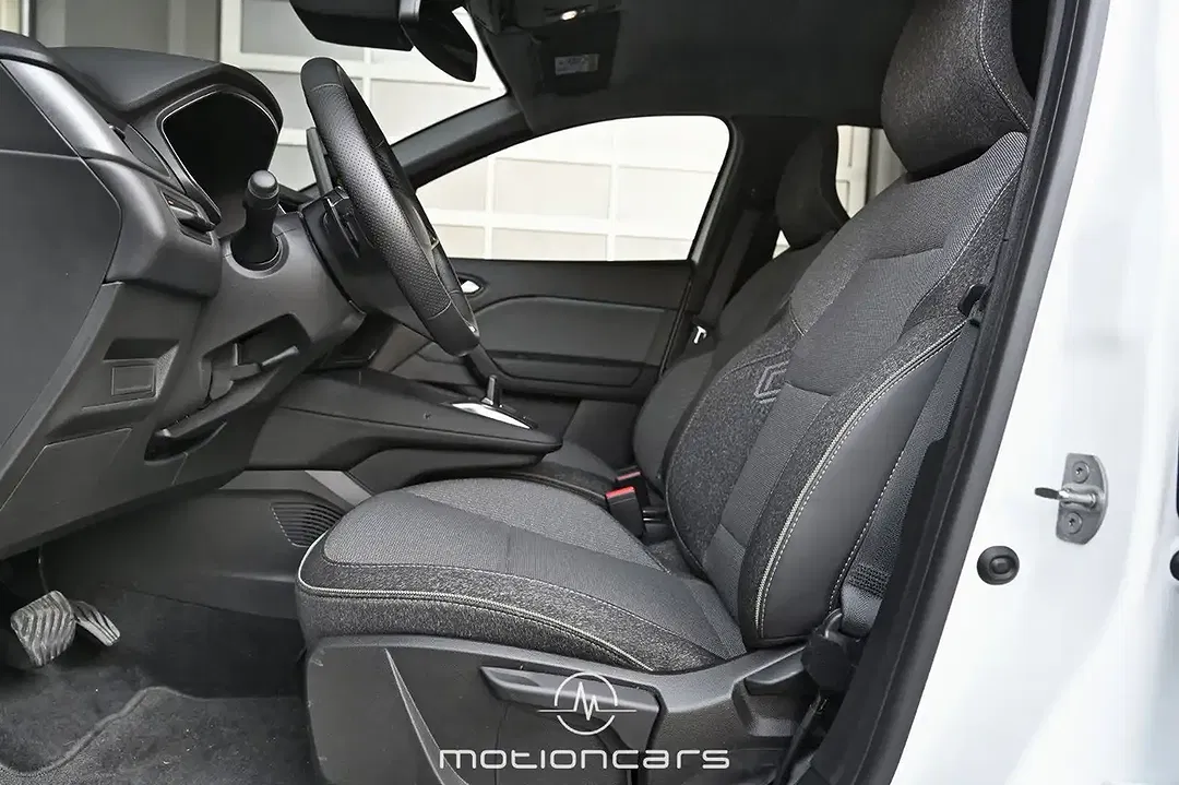 Renault Captur - Thumbnail 11