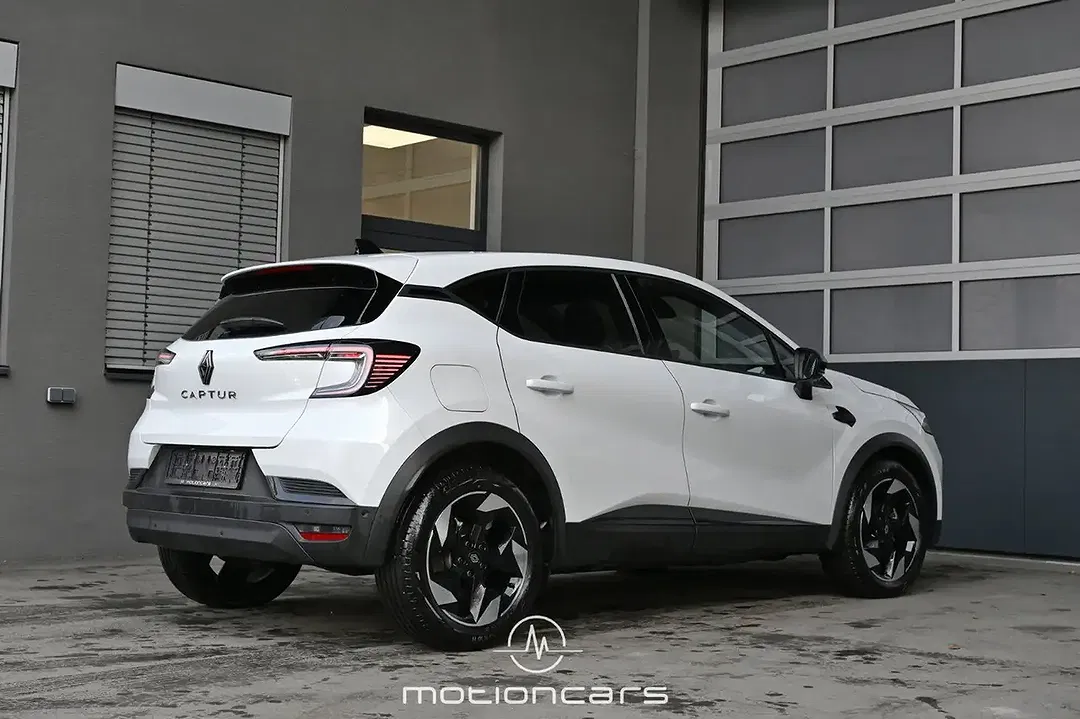 Renault Captur - Thumbnail 2