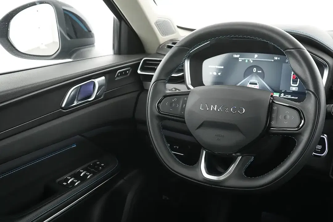 Lynk & Co 01 - Thumbnail 10