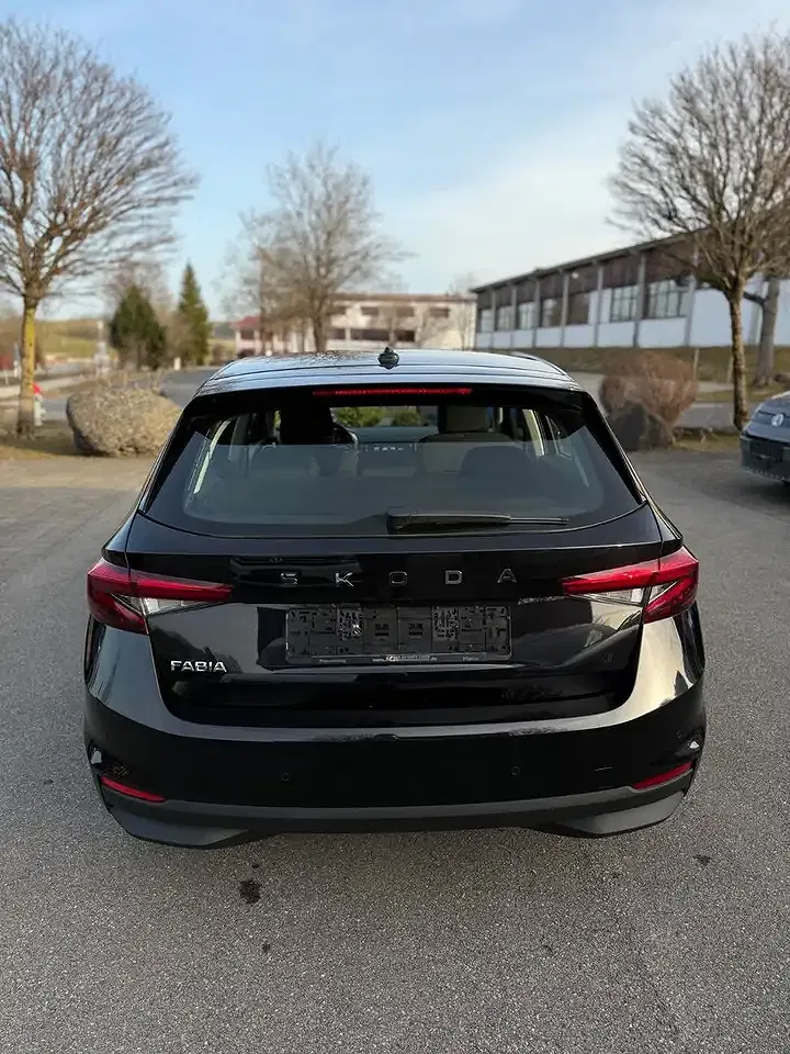 Skoda Fabia - Thumbnail 5