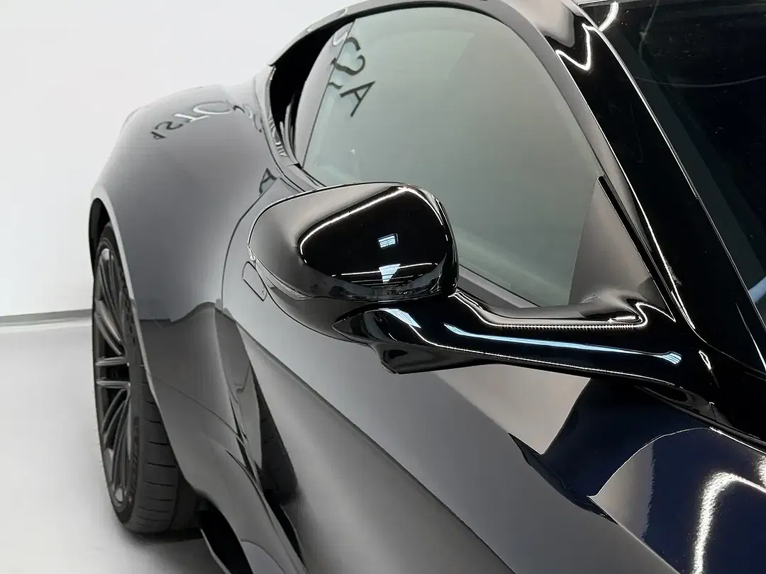 Aston Martin DB12 - Thumbnail 10