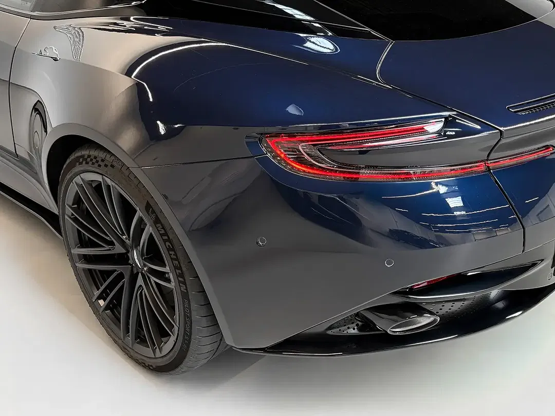 Aston Martin DB12 - Thumbnail 12