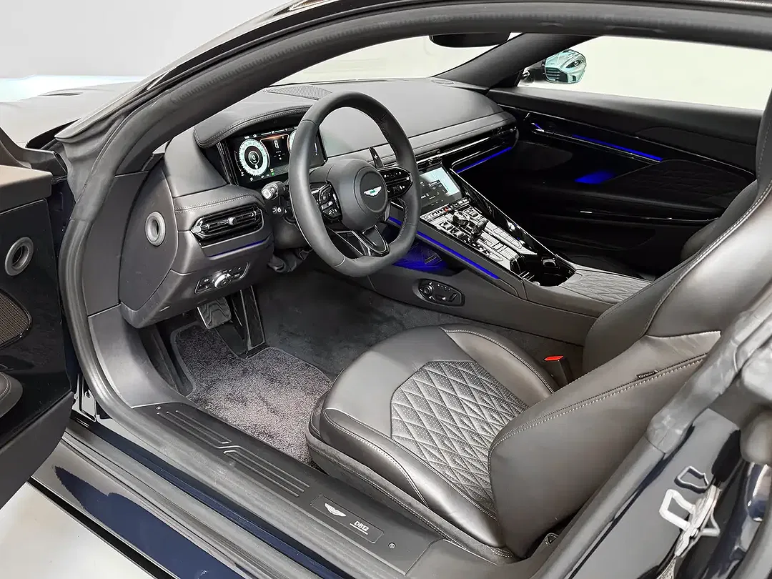 Aston Martin DB12 - Thumbnail 15