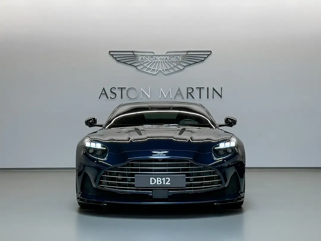 Aston Martin DB12 - Thumbnail 2